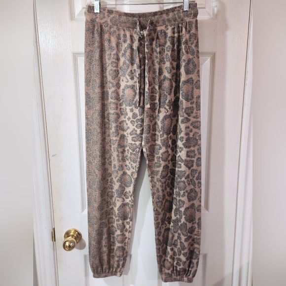 LNA Leopard Cheetah Rib Knit Pants Joggers - Picture 3 of 11